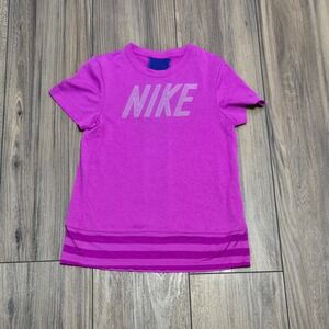 Nike Dri-FIT Girls Small Fuchsia Pink Graphic Logo Short Sleeve Training T-Shirt